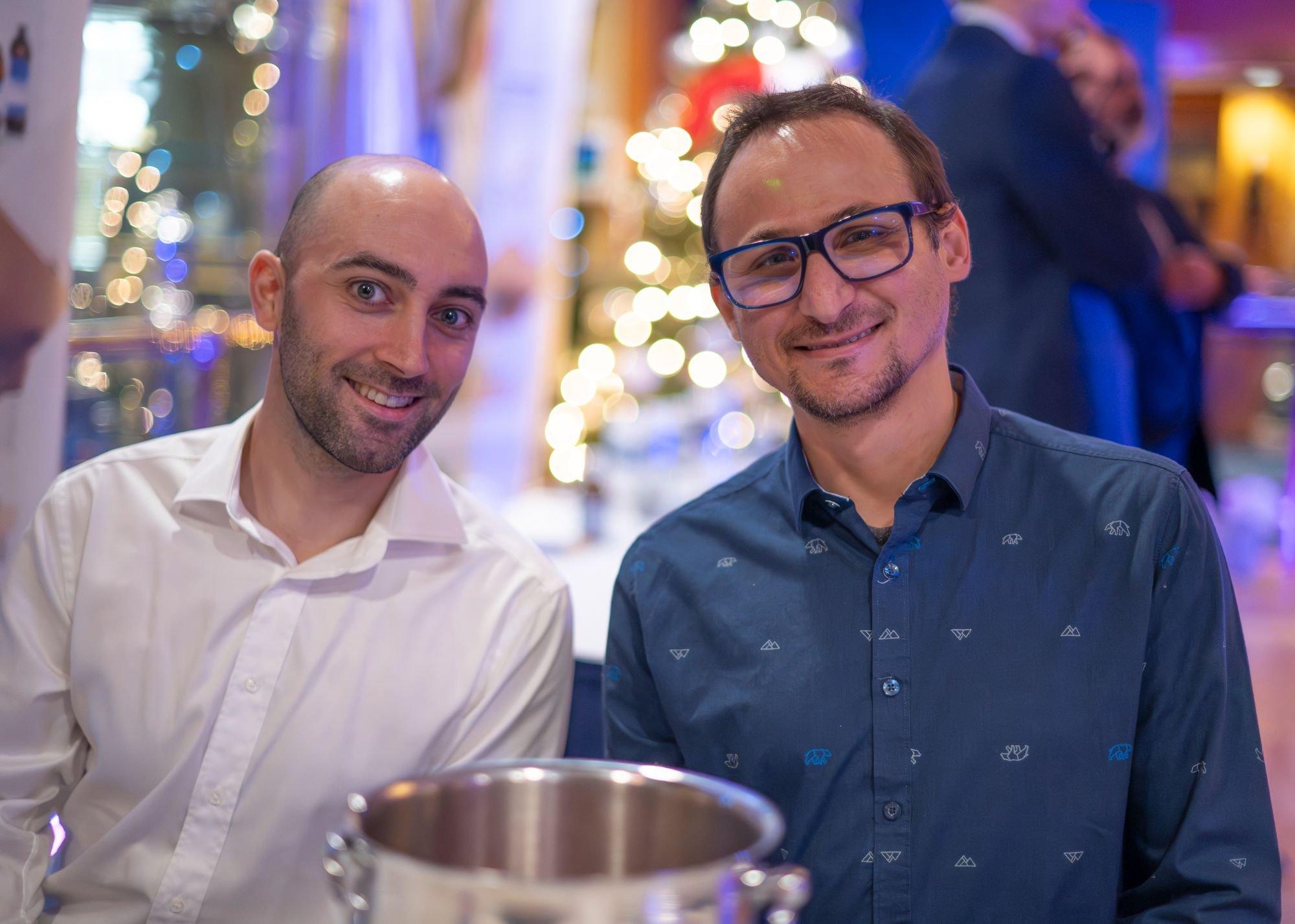 carousel-hero-element image-19